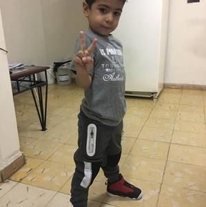 Meet your Posher, Alexi a